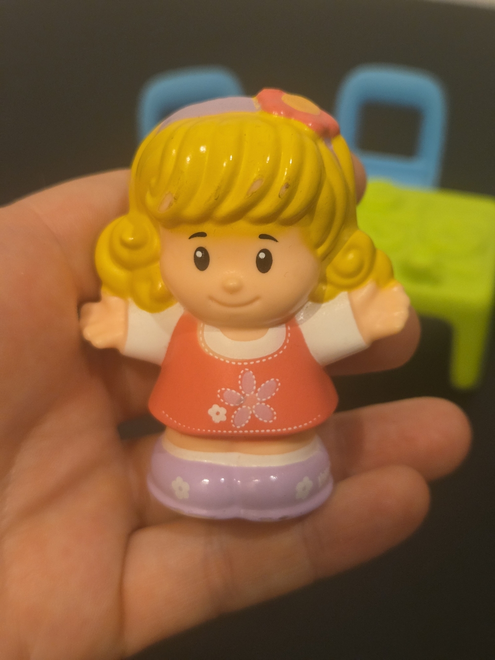 Little People Suprise & Sounds Home - Mom Dad Sister Table & Chairs - Picture 6 of 8